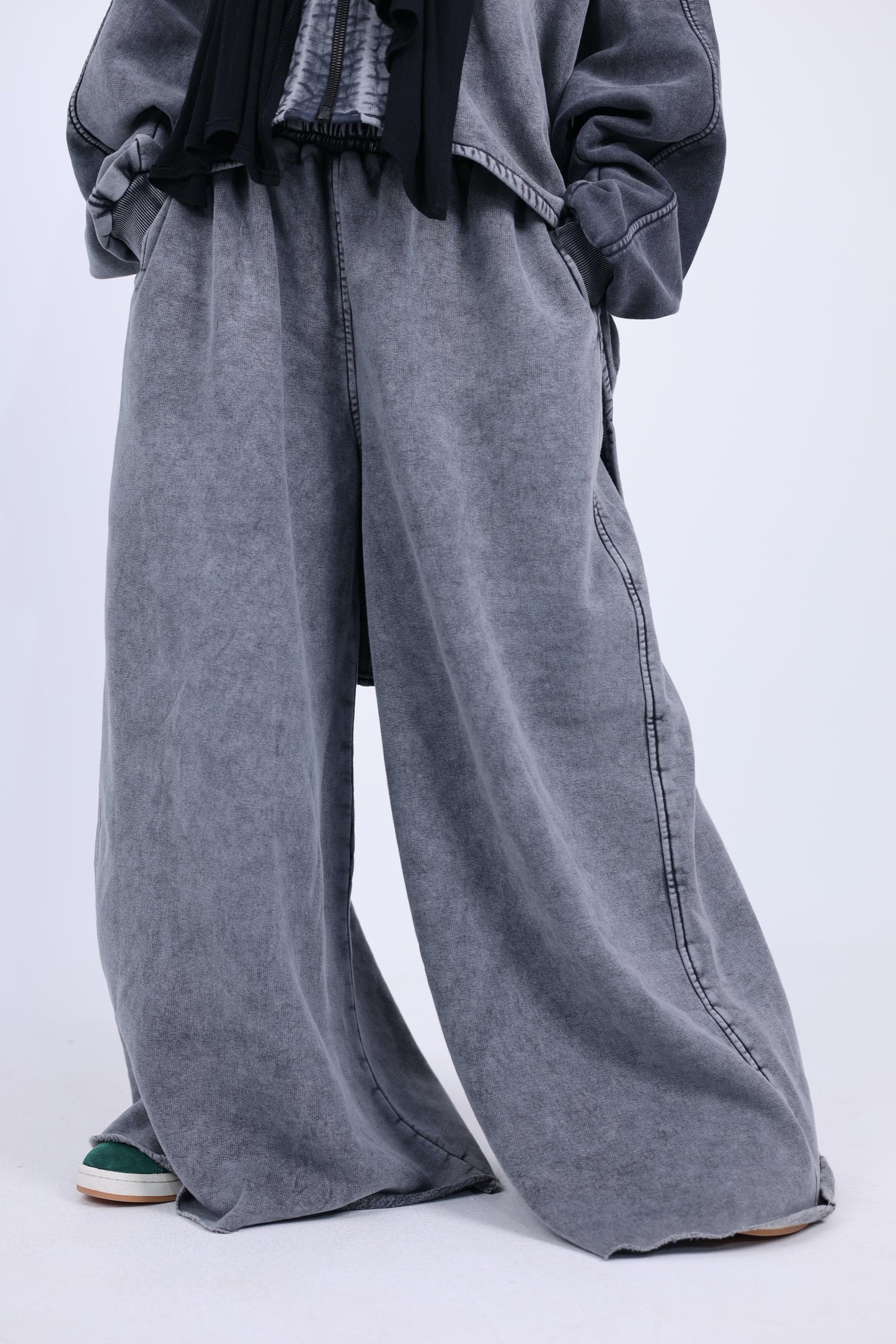 Wide leg pants